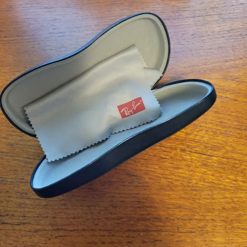 Ray-ban hard clamshell sunglasses eyeglasses case with cleaning cloth 0304